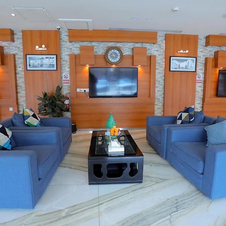 Aparthotel هوستا الملقا Ar Riyad Esterno foto