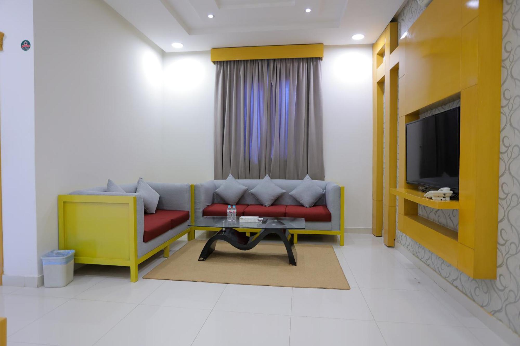 Aparthotel هوستا الملقا Ar Riyad Esterno foto