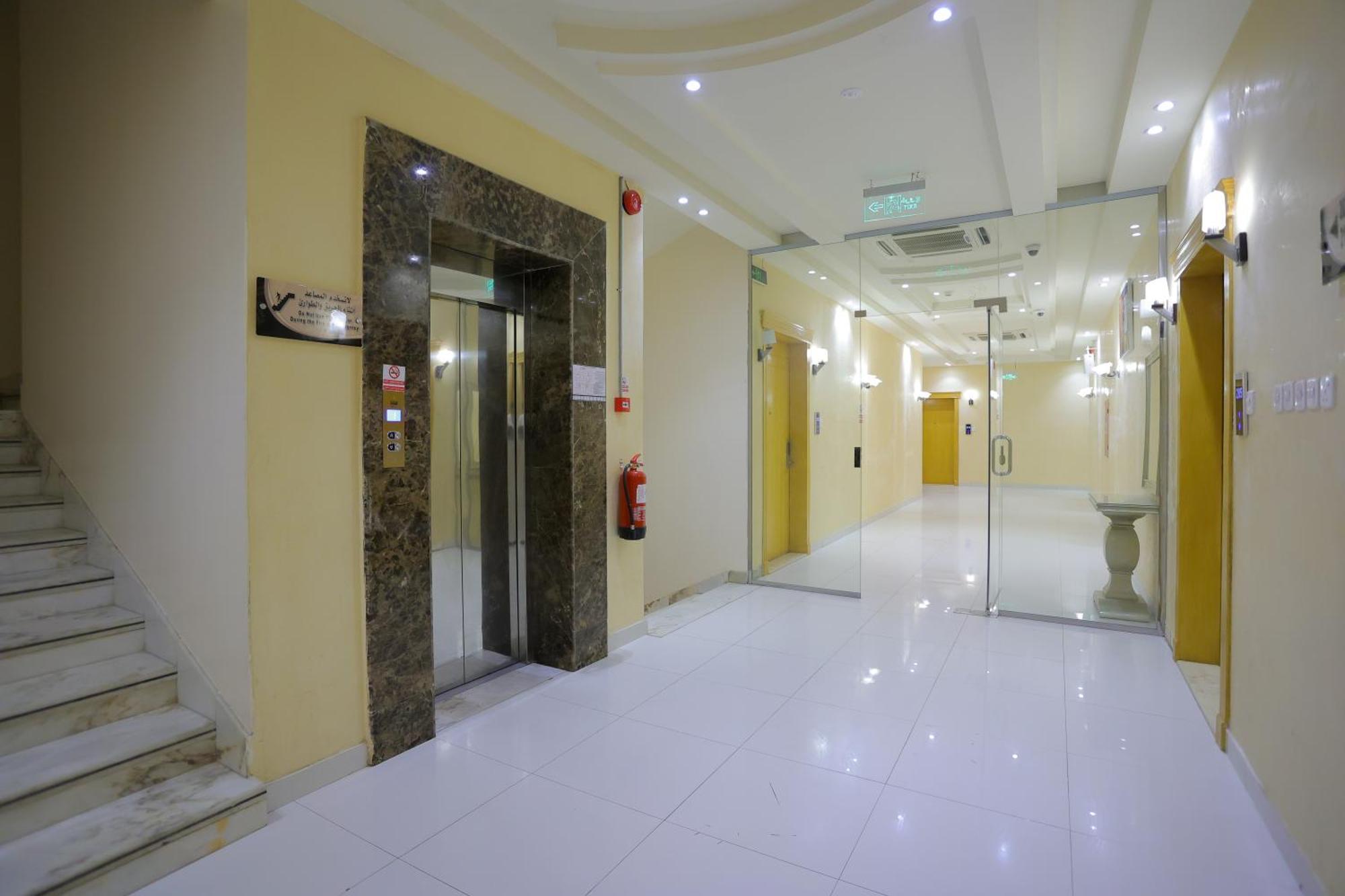 Aparthotel هوستا الملقا Ar Riyad Esterno foto