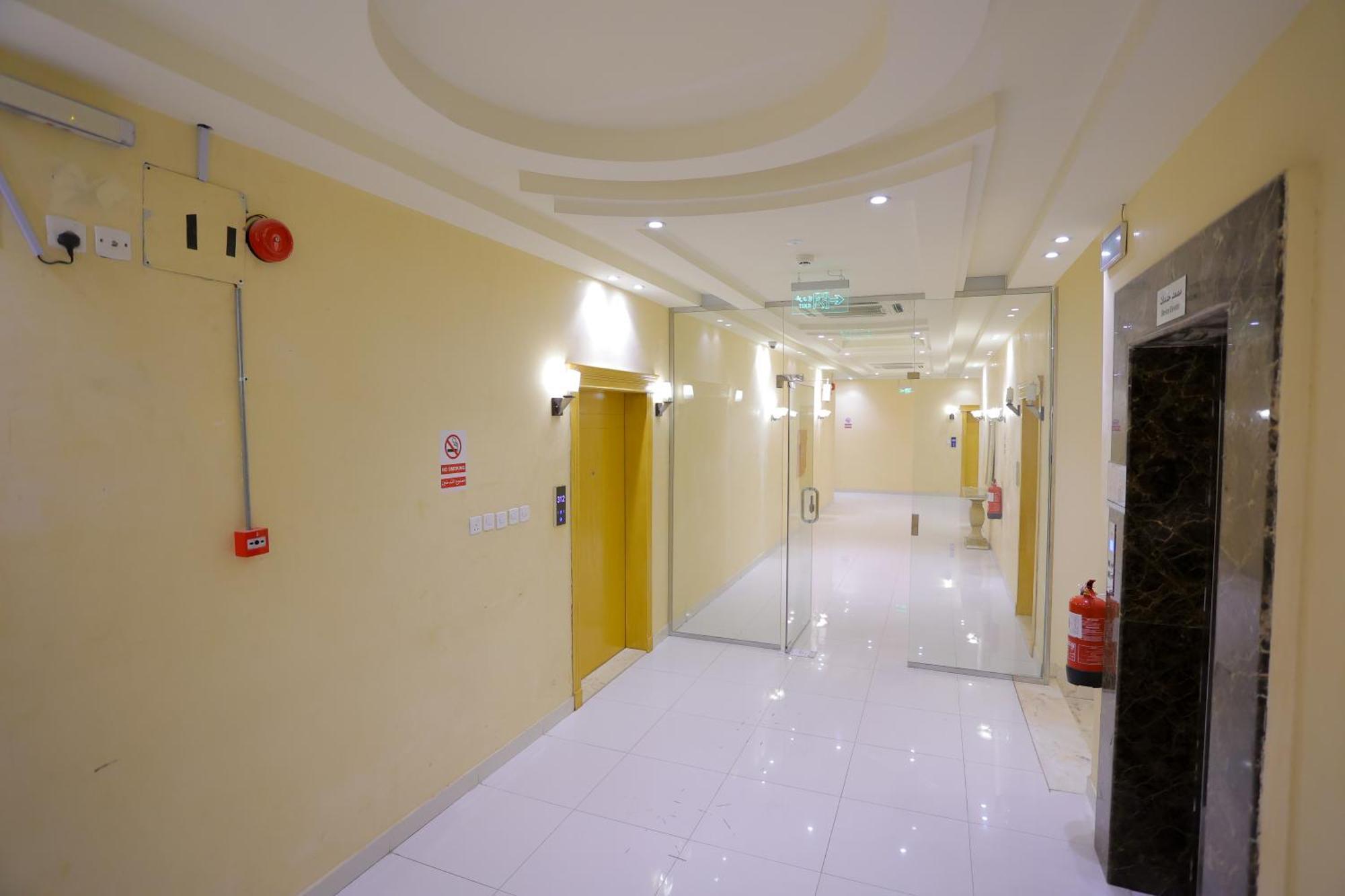 Aparthotel هوستا الملقا Ar Riyad Esterno foto