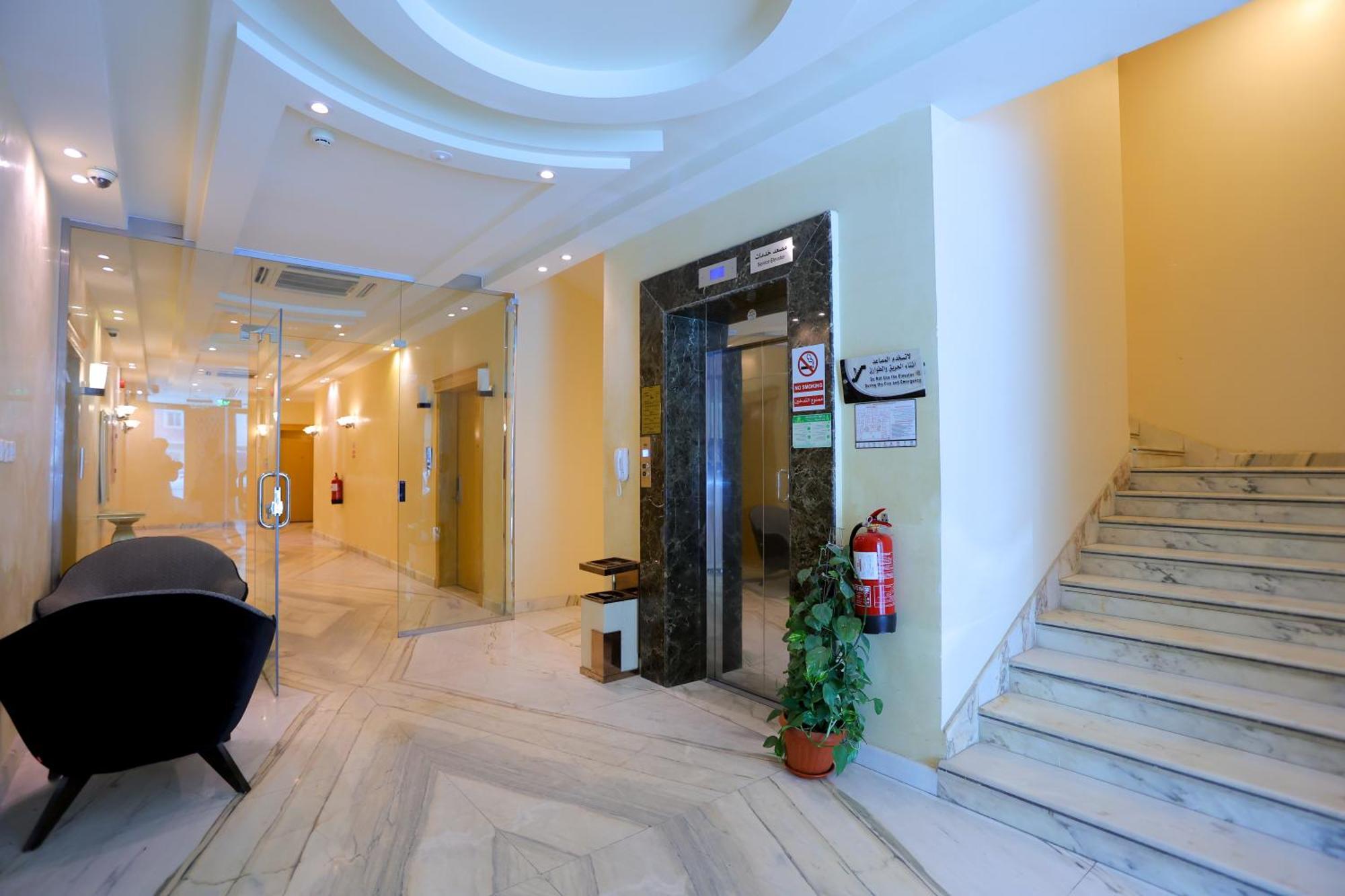 Aparthotel هوستا الملقا Ar Riyad Esterno foto